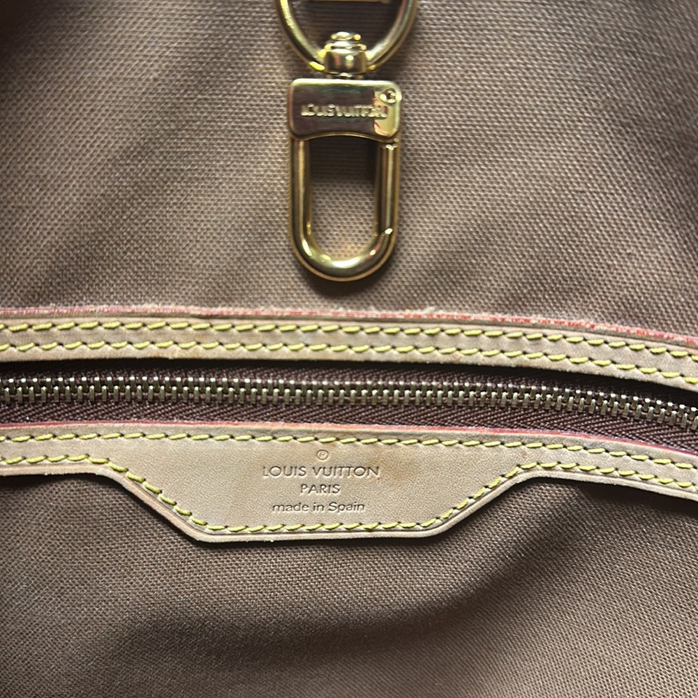 WOW POSHMARK - ONE OWNER = ME - Authentic Louis Vuitton Batignolles GM YEAH!!! - Picture 6 of 16